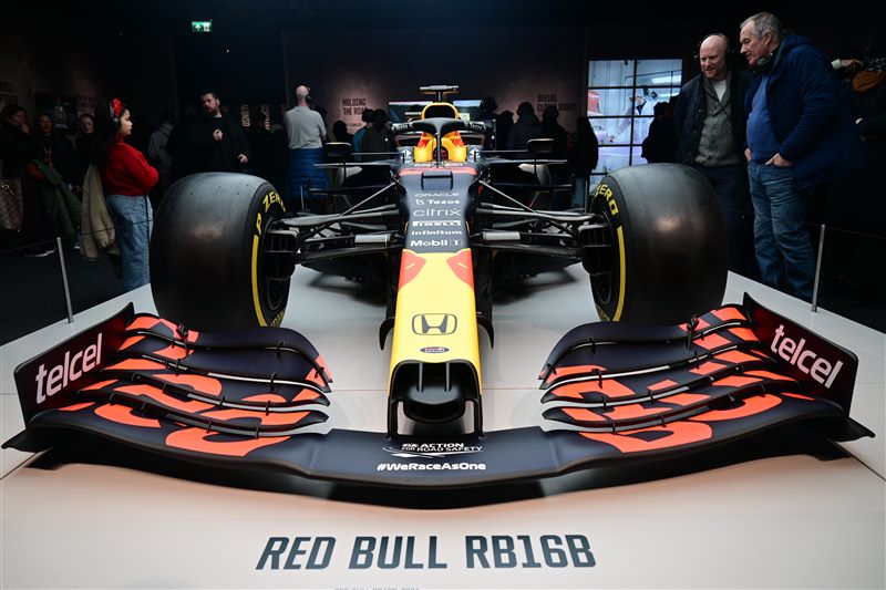 Formula 1 Aerodynamic Flow Illustration CFD Simulation