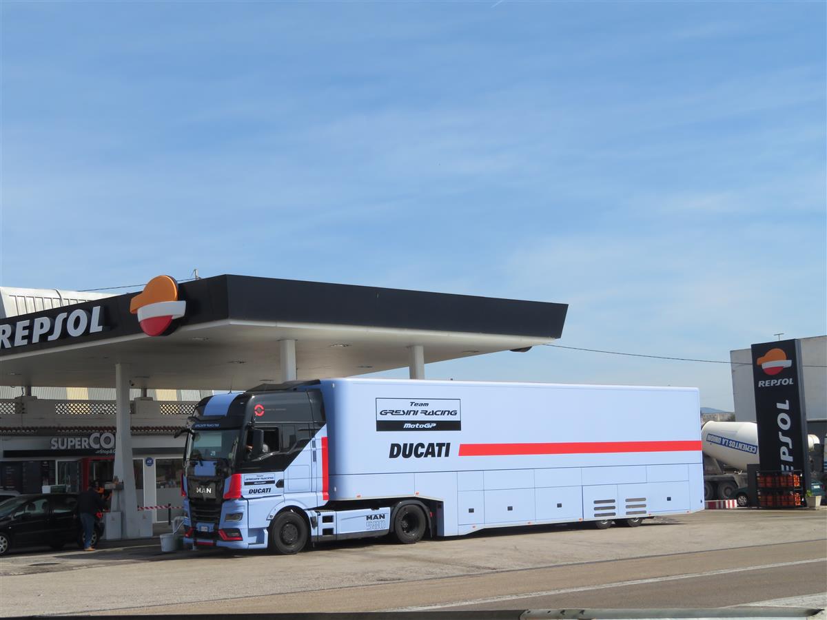 The 850cc Prototype Test at Misano: The Dawn of MotoGP’s New Era MotoGP prototype machine showing aerodynamic fairing and exhaust setup